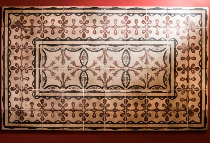 اتاق استاندارد با بالکن, Ad Hoc Rooms