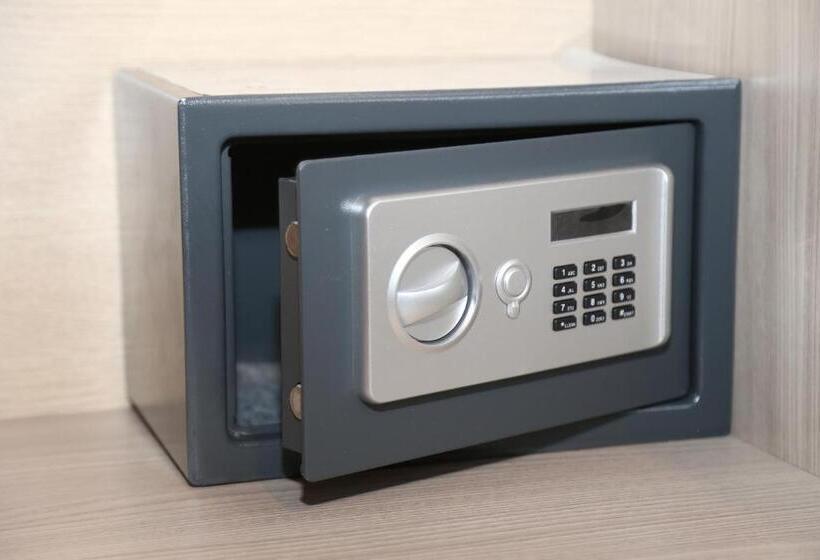 غرفة قياسية مزوَّدة بشُرفة, Arcadia