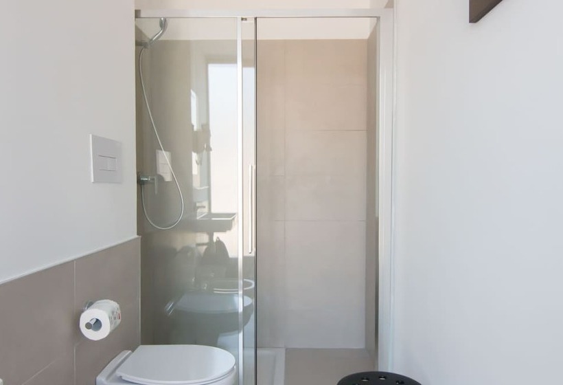 اتاق استاندارد یک نفره, B&b Hotel Treviso