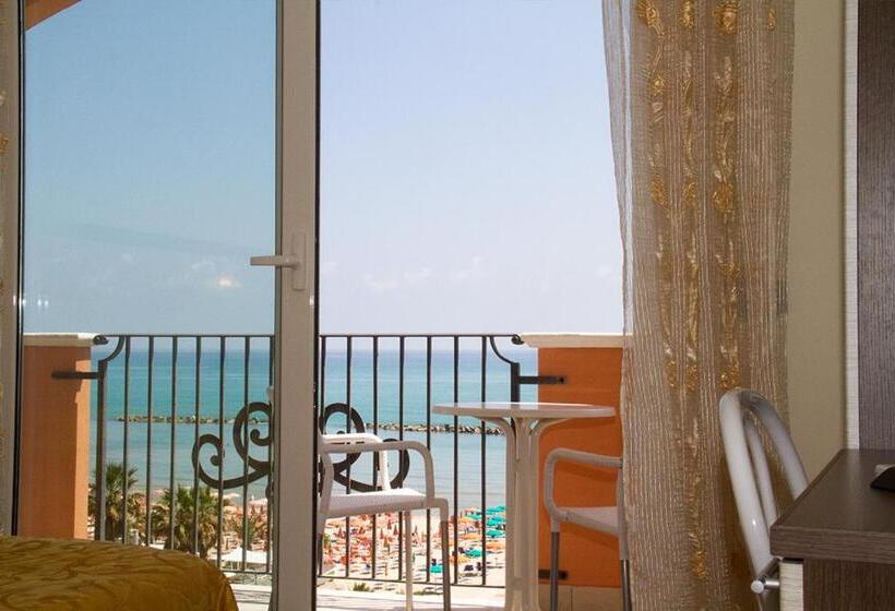 Triple Room Sea View, Cristall