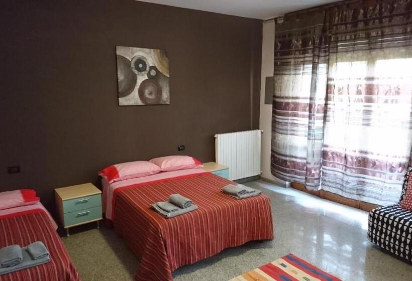 اتاق خانوادگی با سرویس بهداشتی مشترک, L Isola Di Romy