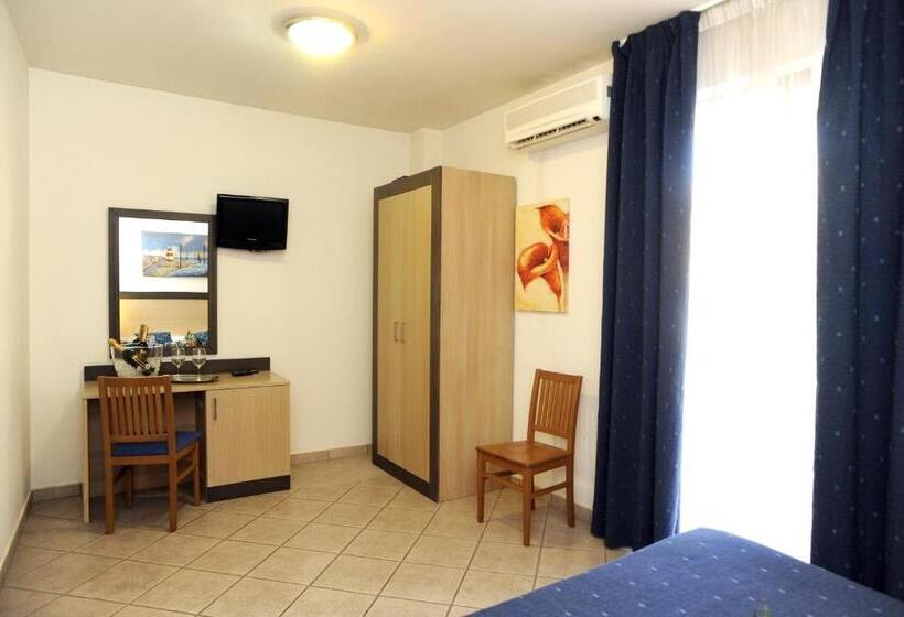 スタンダード４人部屋, La Quercia