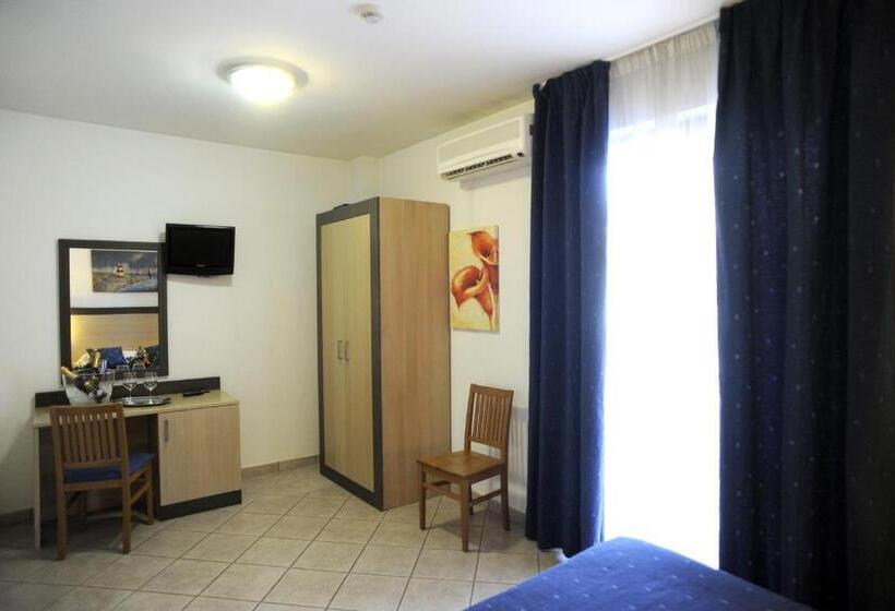 スタンダード４人部屋, La Quercia