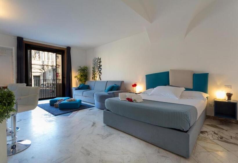 غرفة قياسية رباعية مزودة بشُرفة, Le Suites Del Duomo House