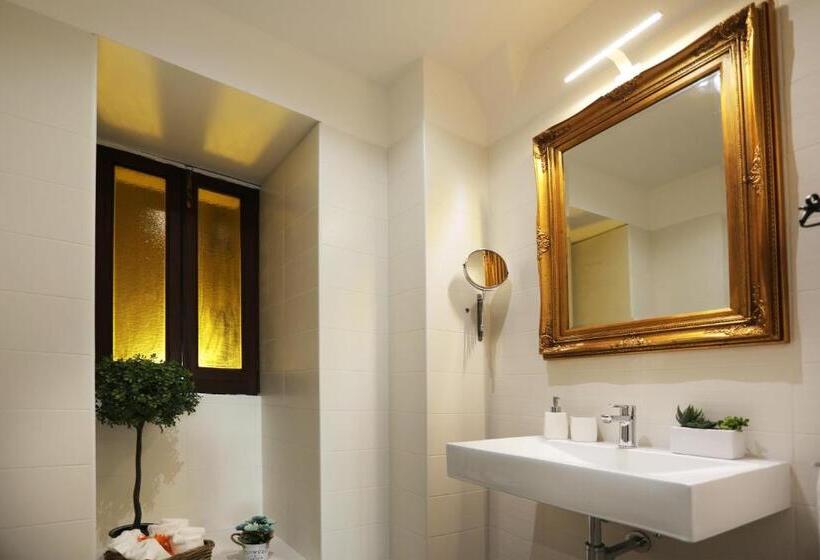 اتاق استاندارد چهارنفره با بالکن, Le Suites Del Duomo House