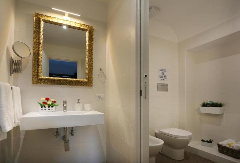 اتاق استاندارد سه تخته با بالکن, Le Suites Del Duomo House