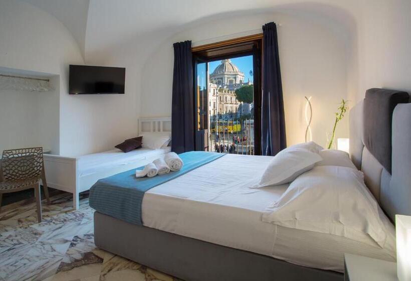 غرفة قياسية ثلاثية مزودة بشرفة, Le Suites Del Duomo House
