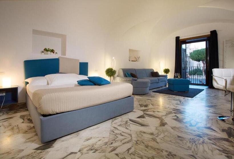 غرفة قياسية رباعية مزودة بشُرفة, Le Suites Del Duomo House