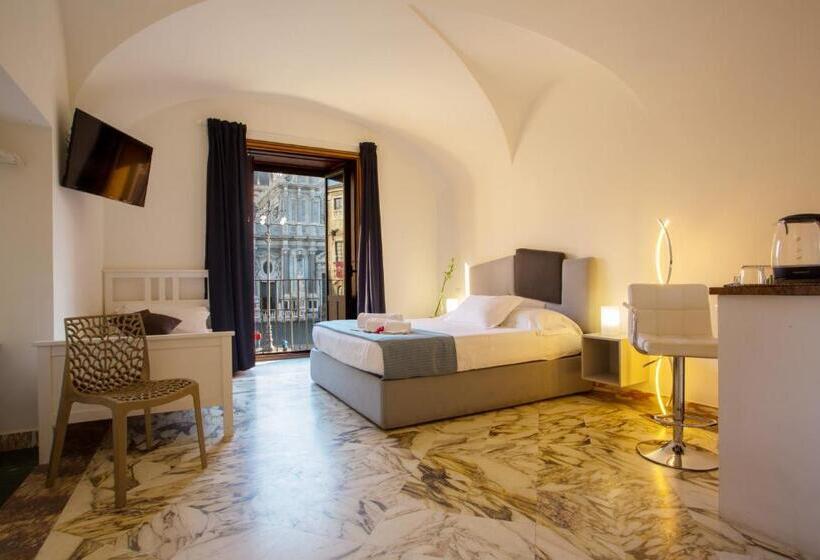 اتاق استاندارد سه تخته با بالکن, Le Suites Del Duomo House