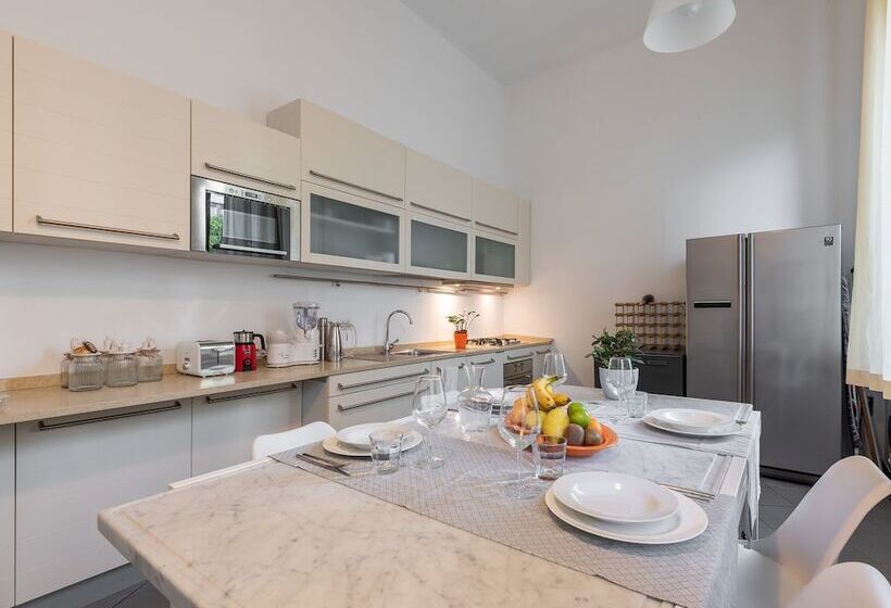 Апартаменты Deluxe 1 Спальня, Snob Luxury Suite