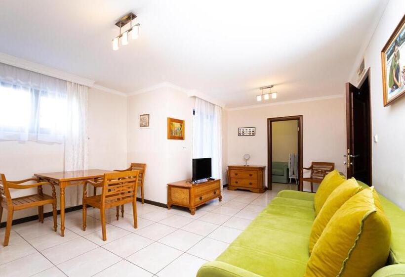 اتاق خانوادگی با چشمانداز جانبی دریا, Aparthotel Villa Lav