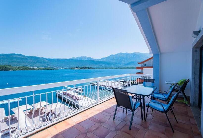 1 Bedroom Penthouse Apartment, Aparthotel Villa Lav
