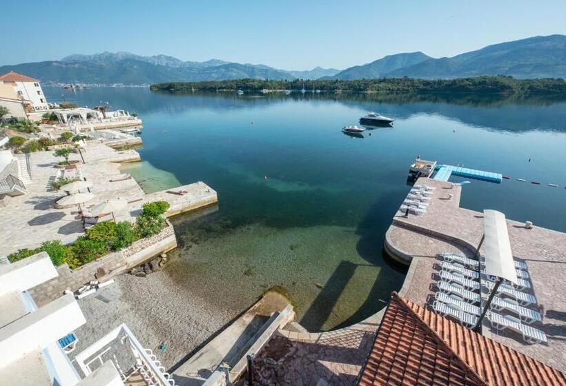 1 Bedroom Penthouse Apartment, Aparthotel Villa Lav