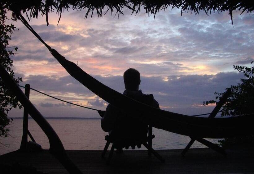 بنجلو قياسى, Al Natural Resort