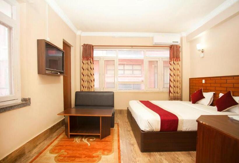 اتاق کلاسیک سه تخته, Holiday Taj  Ltd