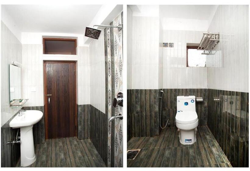 اتاق لوکس سه تخته, Holiday Taj  Ltd