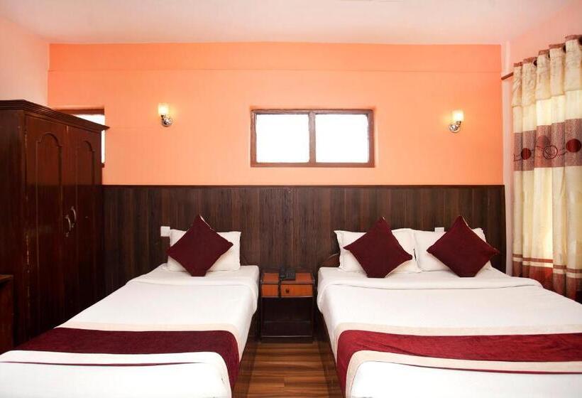 اتاق لوکس سه تخته, Holiday Taj  Ltd