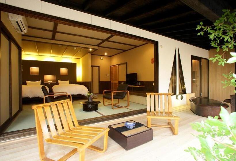 חדר משפחתי, Ichiraku Tendo Spa & Brewery