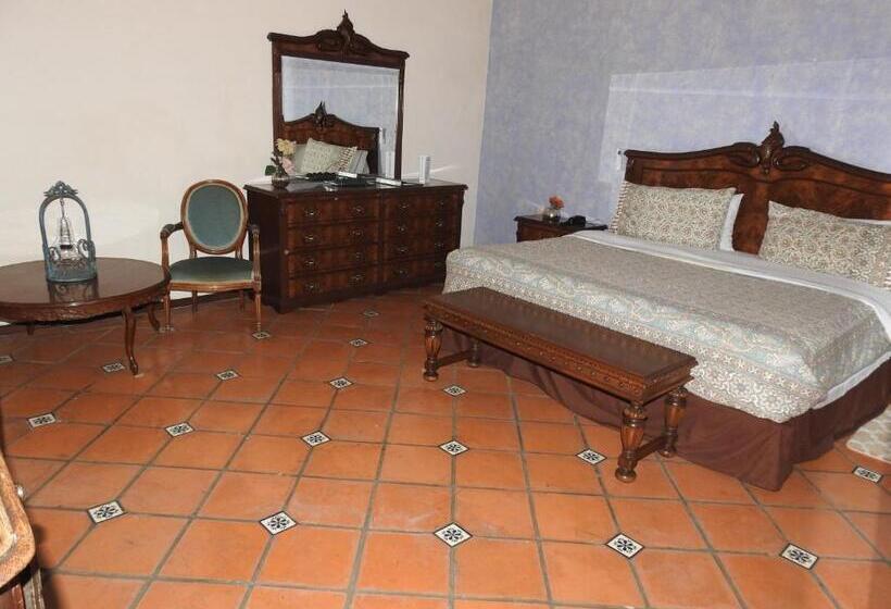 جناح ديلوكس, Marques Del Angel