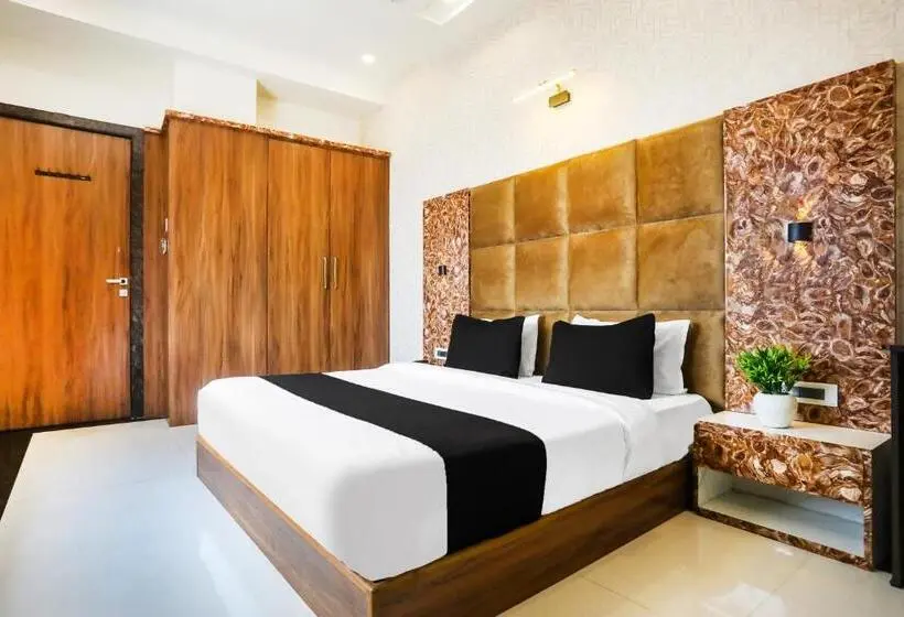 اتاق راحتی سه تخته, Super Townhouse Indravihar Formerly Shaily Royal