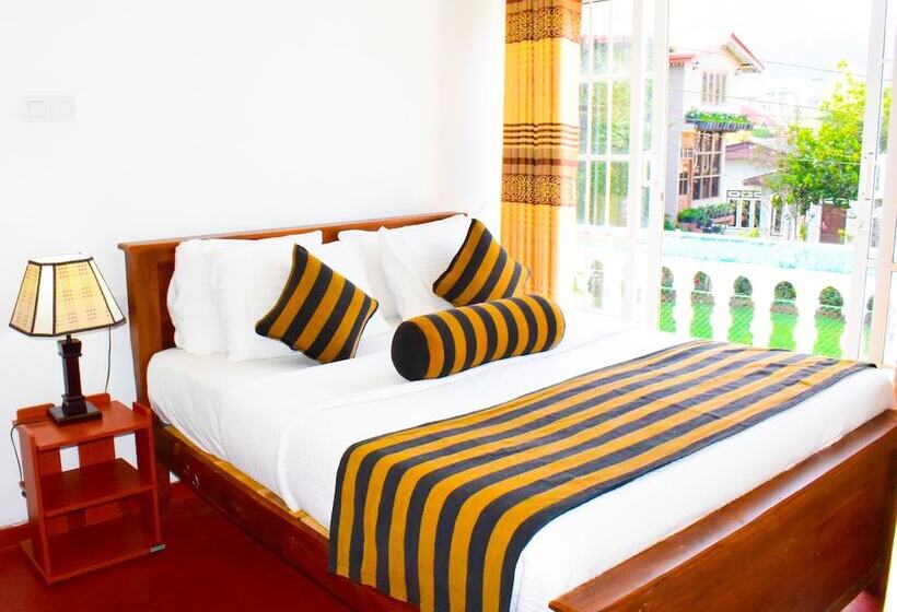 스탠다드 룸 산 전망, Blue Moon