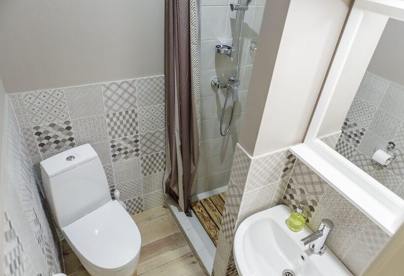 اتاق استاندارد یک نفره, Brick Walls