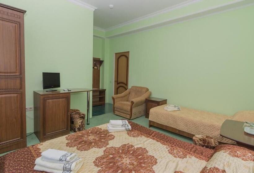 스탠다드 트리플 룸, Dyadya Stepa