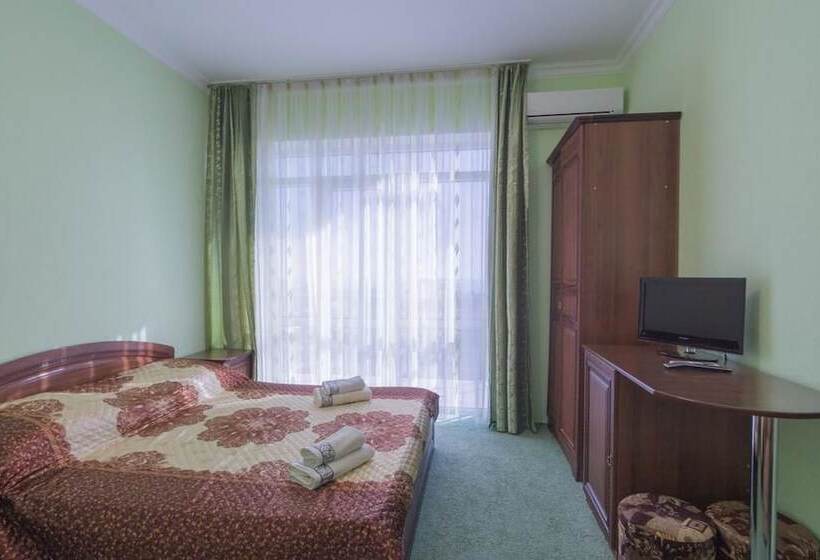 スタンダードトリプルルーム, Dyadya Stepa