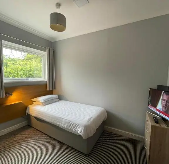 اتاق استاندارد یک نفره, Haymills Guesthouse
