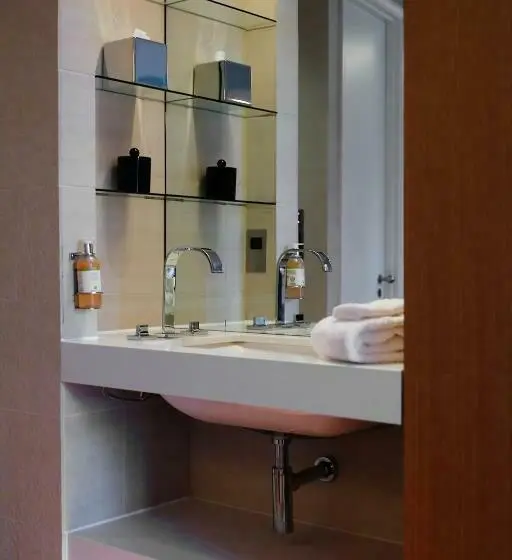 ジュニアスイート, Malmaison Cheltenham