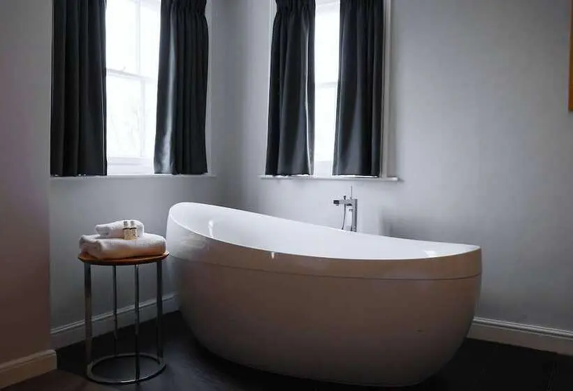 ジュニアスイート, Malmaison Cheltenham