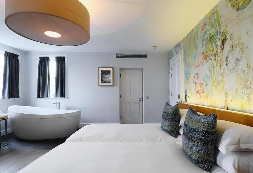 ジュニアスイート, Malmaison Cheltenham