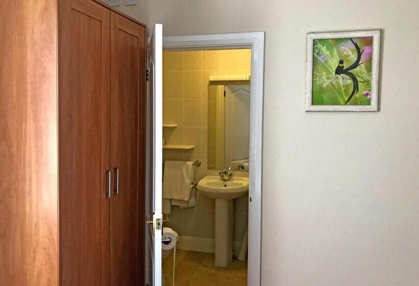 غرفة قياسية مطلّة علي الحديقة, Merton House