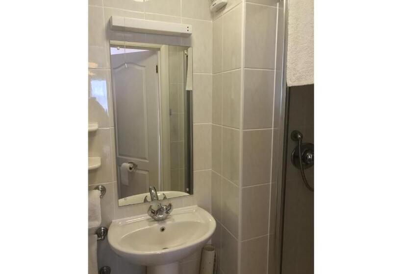 غرفة قياسية مطلّة علي الحديقة, Merton House