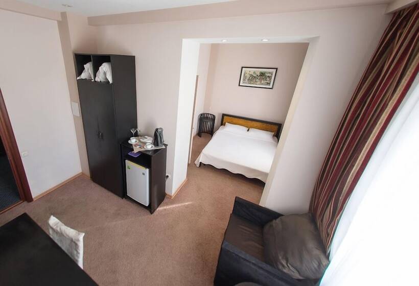 סוויטת ג'וניור, Ostrovok