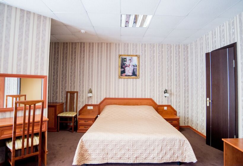 سوییت جونیور سوپریور, Profit