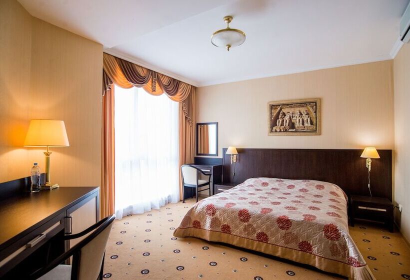 اتاق استاندارد, Profit