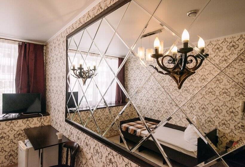 غرفة قياسية فردية, Svoyak