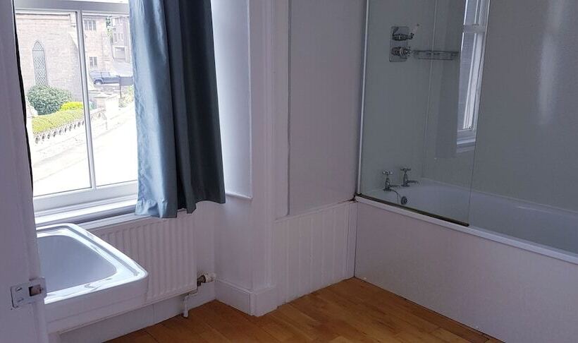 Номер Стандарт Трехместный, The Havelock