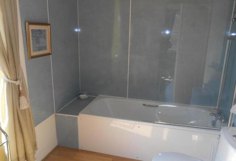 Номер Стандарт Трехместный, The Havelock