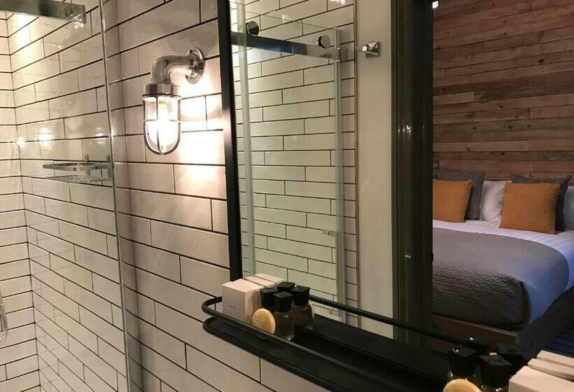 غرفة سوبيريور ثلاثية, The Southern Belle