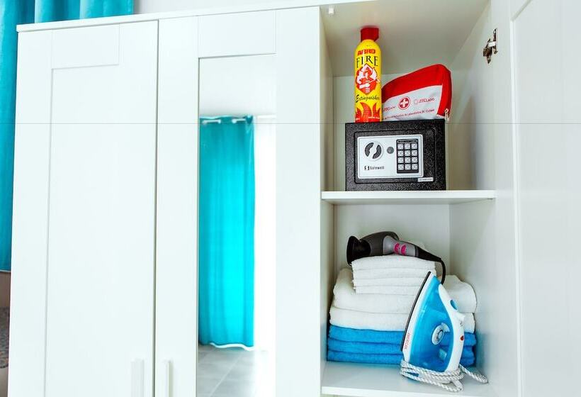 带两个卧室的顶楼公寓, Tropicana Suites Deluxe Beach Club & Pool