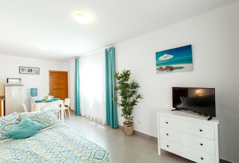 豪华套房, Tropicana Suites Deluxe Beach Club & Pool