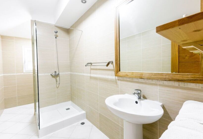 带两个卧室的顶楼公寓, Tropicana Suites Deluxe Beach Club & Pool