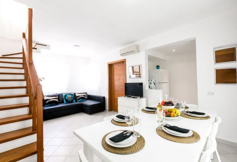 带两个卧室的顶楼公寓, Tropicana Suites Deluxe Beach Club & Pool