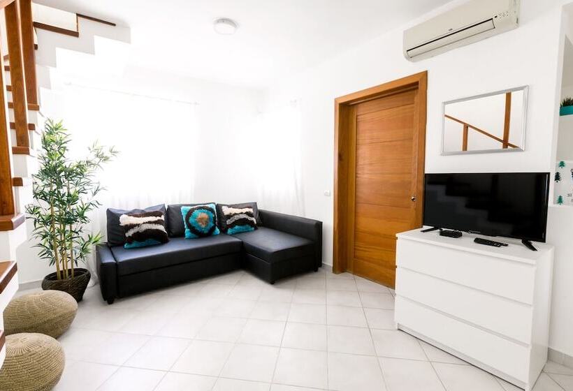 带两个卧室的顶楼公寓, Tropicana Suites Deluxe Beach Club & Pool