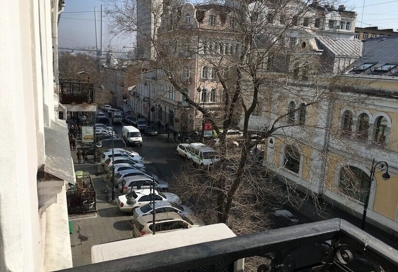 Трехместный Номер Стандарт Совместная Ванная, Vladstar Inn Hostel