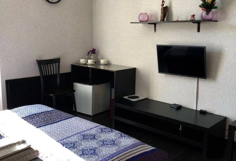 Трехместный Номер Стандарт Совместная Ванная, Vladstar Inn Hostel