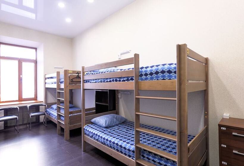 Кровать в Общей Комнате, Vladstar Inn Hostel