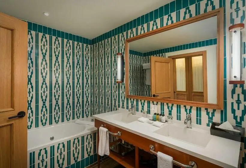 سوییت جونیور با چشم‌انداز استخر, Ocean El Faro Resort - All Inclusive